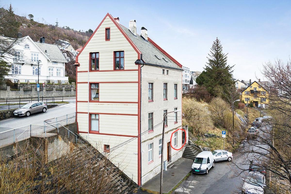 Small, Central And Quiet Studio Apartment In Alesund Exterior photo