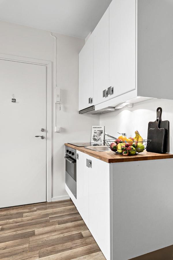 Small, Central And Quiet Studio Apartment In Alesund Exterior photo